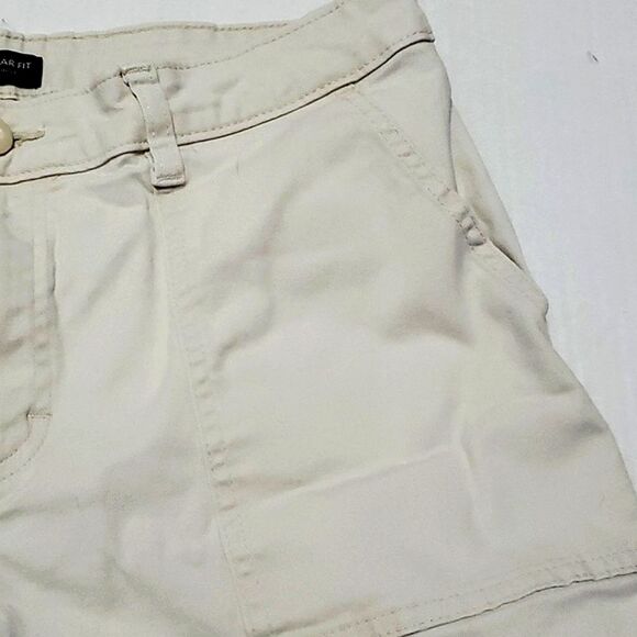 Lee Legendary Regular Fit Cream Mid Rise Rolled Hem Utility Shorts - Picture 6 of 13